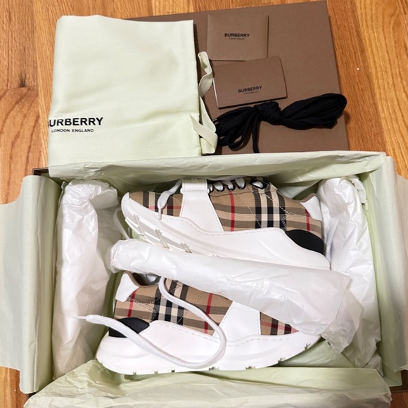 Authentic burberry traning sneaker - Picture 2 of 5